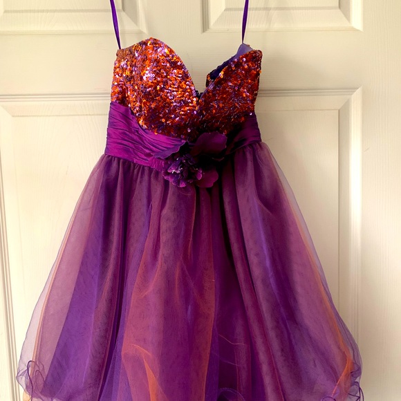 Ladies Formal Dress - Picture 1 of 5